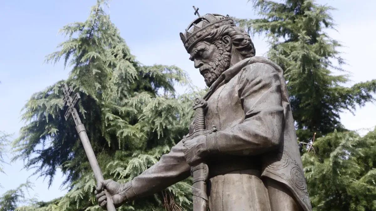 Цар Самуил се завръща в България: Очаква се историческо посрещане с изтребители и 21 артилерийски салюта