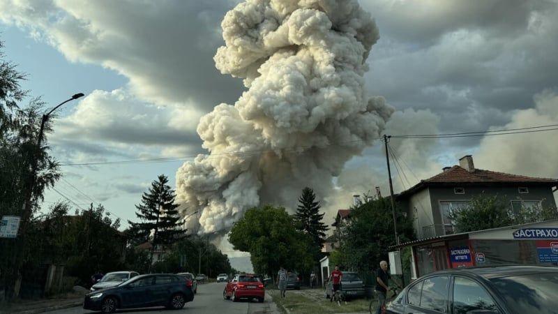 СНИМКА : Взривове в складове за фойерверки край Елин Пелин: Един загинал и частично бедствено положение