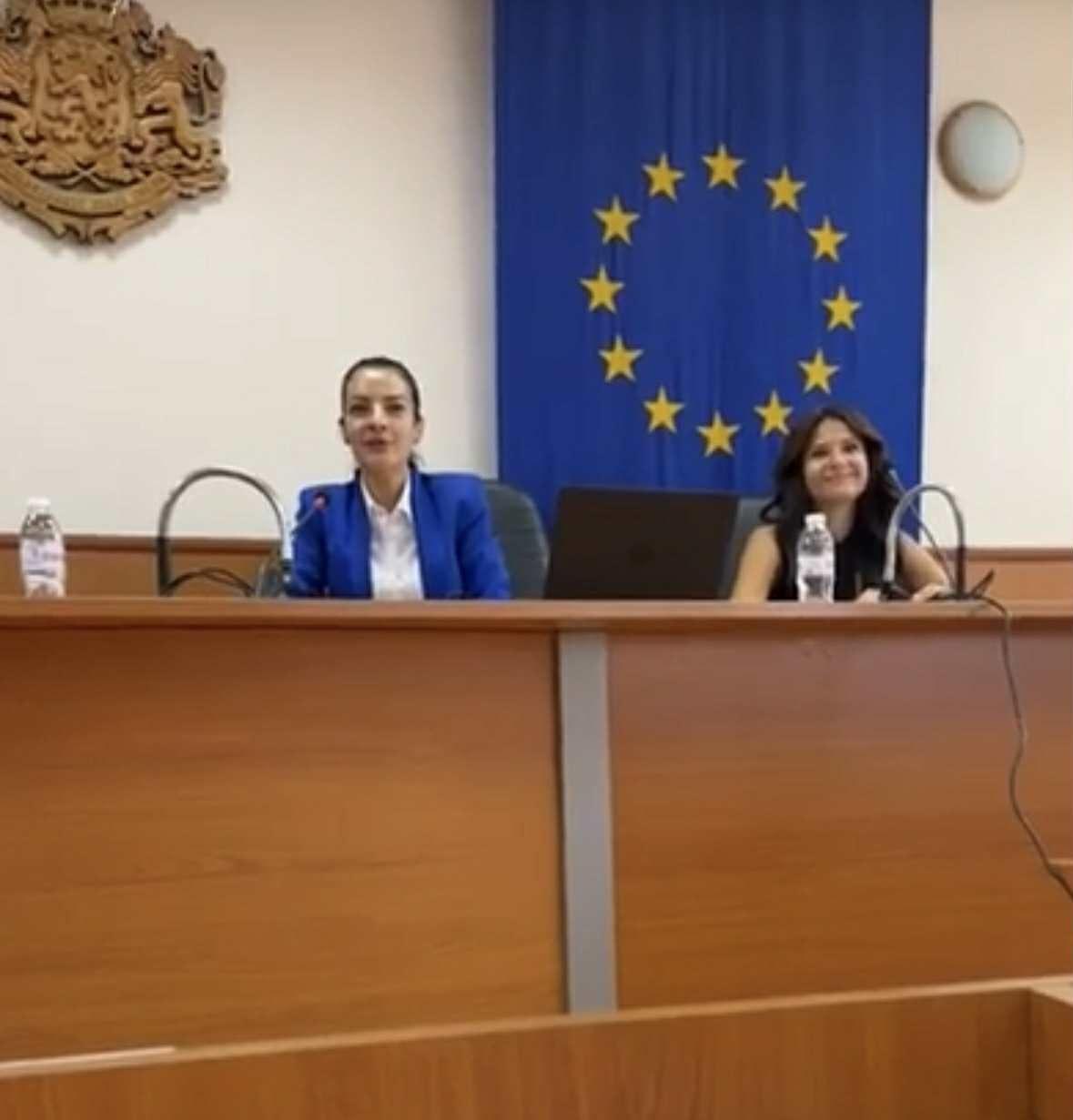 Голям интерес и пълна пленарна зала на общественото обсъждане за създаване на Общински фонд „Култура“ в Пазарджик