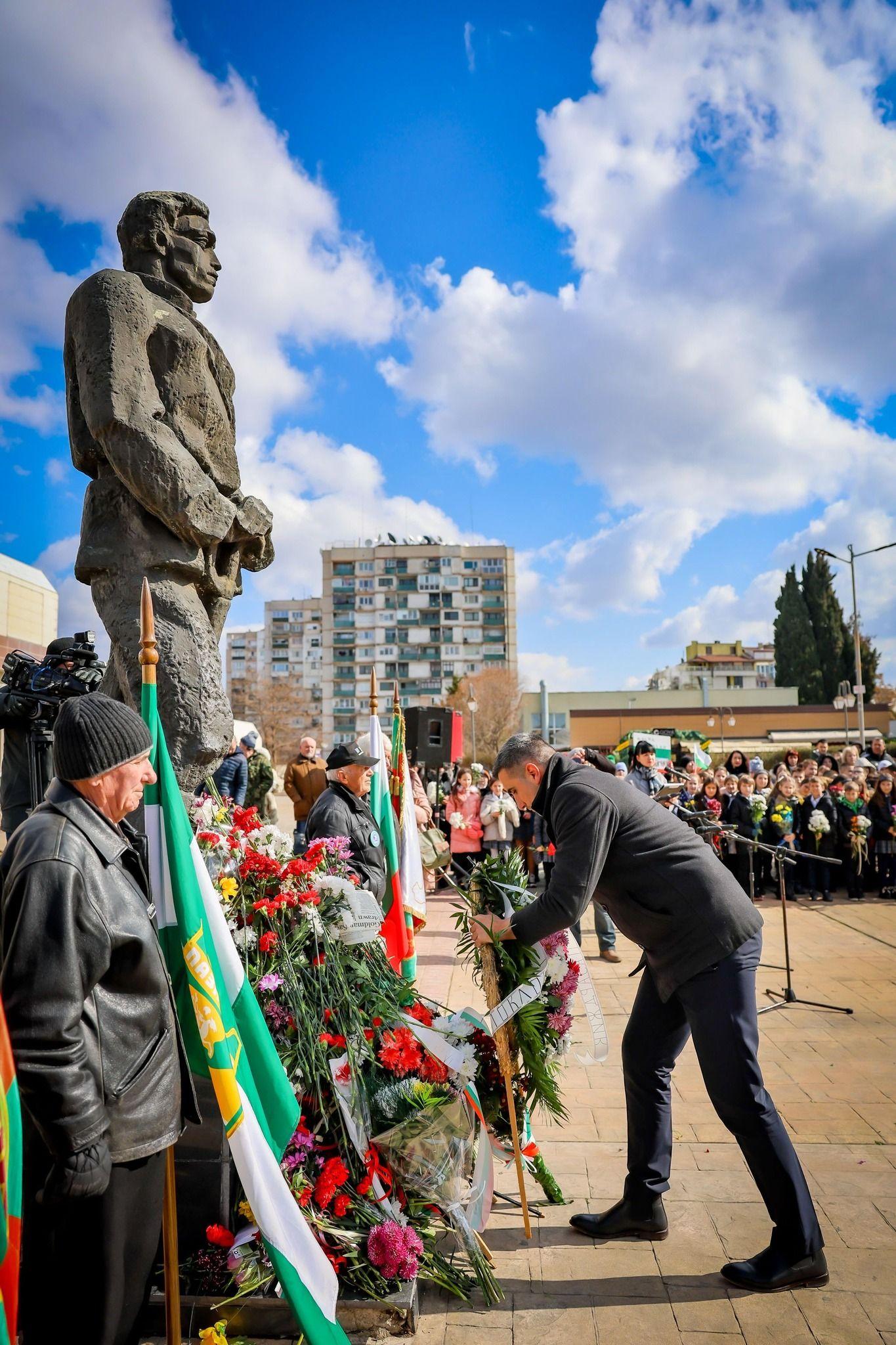 Кметът на Пазарджик Петър Куленски : Поклон пред Апостола на свободата!