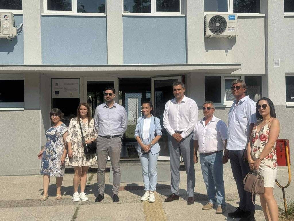 Община Пазарджик Официално откри обновената спортна зала "Хебър"