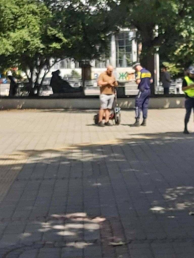 БРАВО: Първи глоби за тротинетки в пешеходната зона на Пазарджик