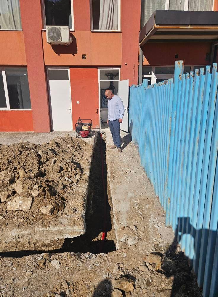 Започна полагането на захранващия кабел за новите помещения на „Спешна медицинска помощ – Белово“
