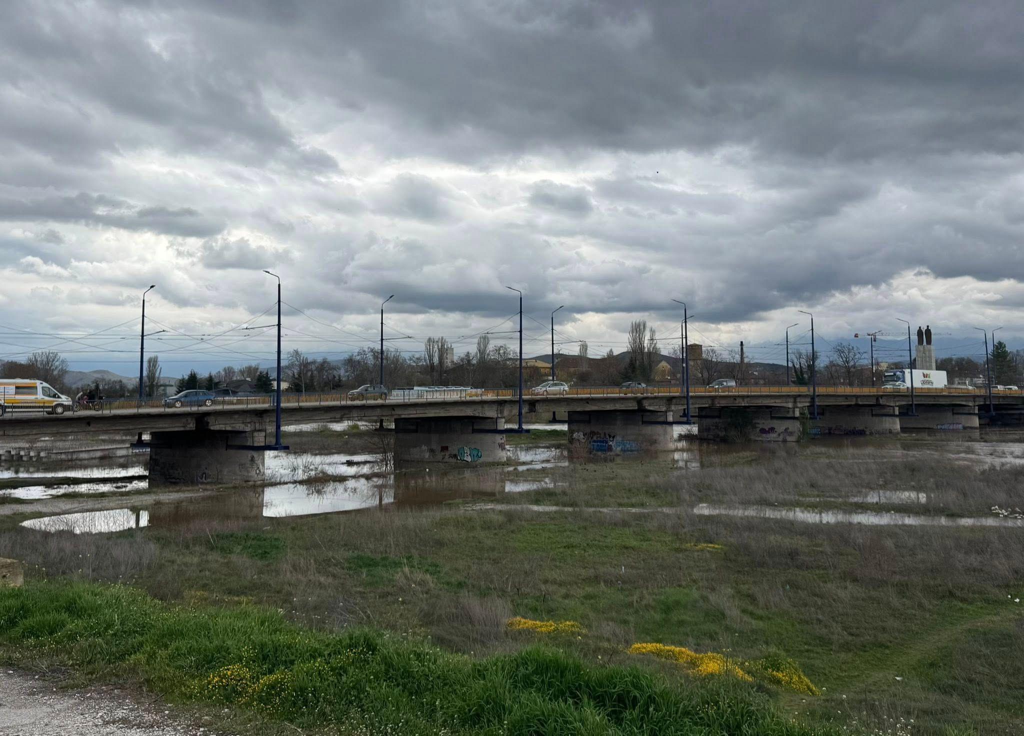 Река Марица рязко покачи нивото си при Пазарджик след проливните дъждове