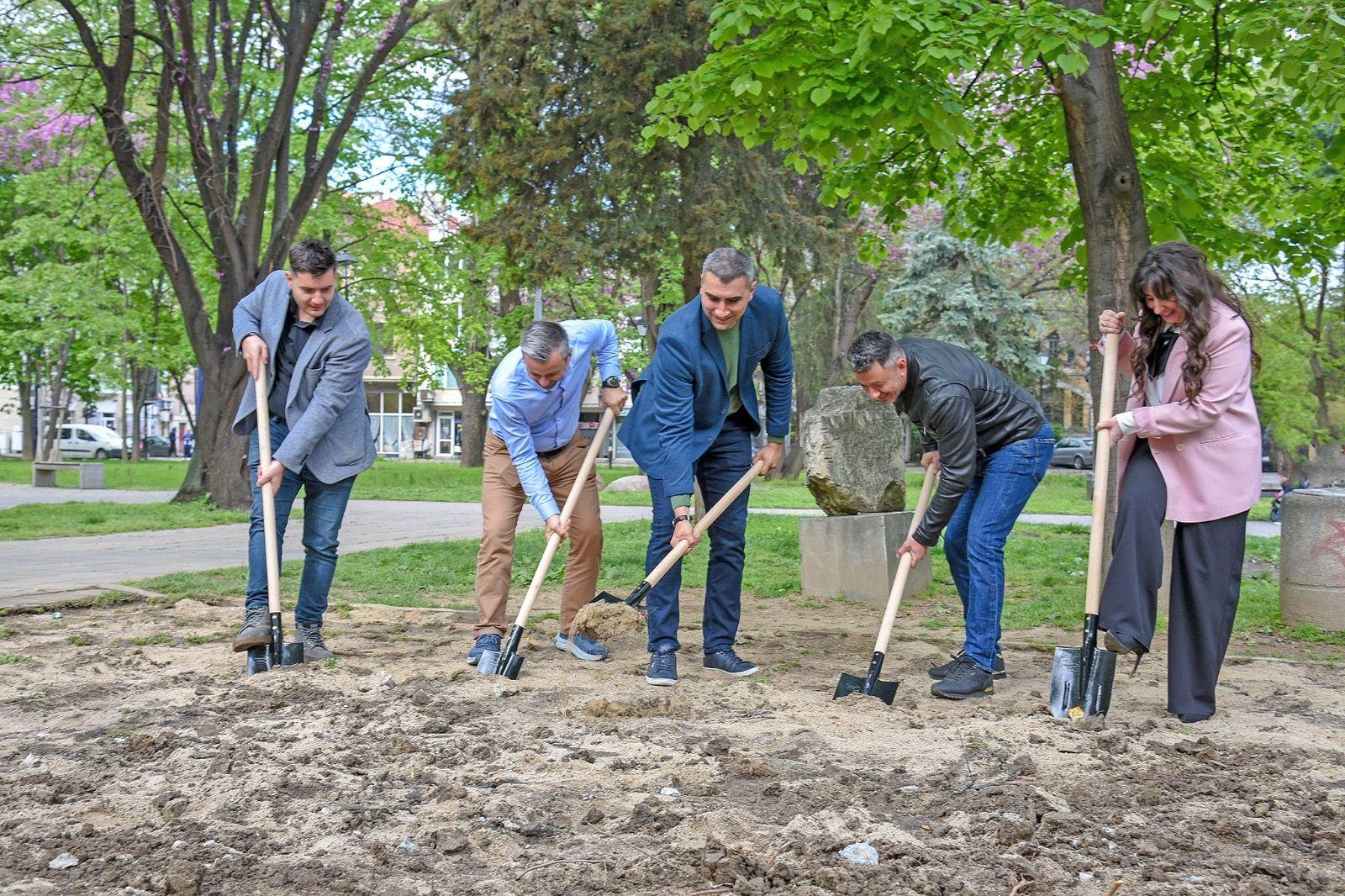 Започва изграждането на нова детска площадка в парк „Градска градина“ 