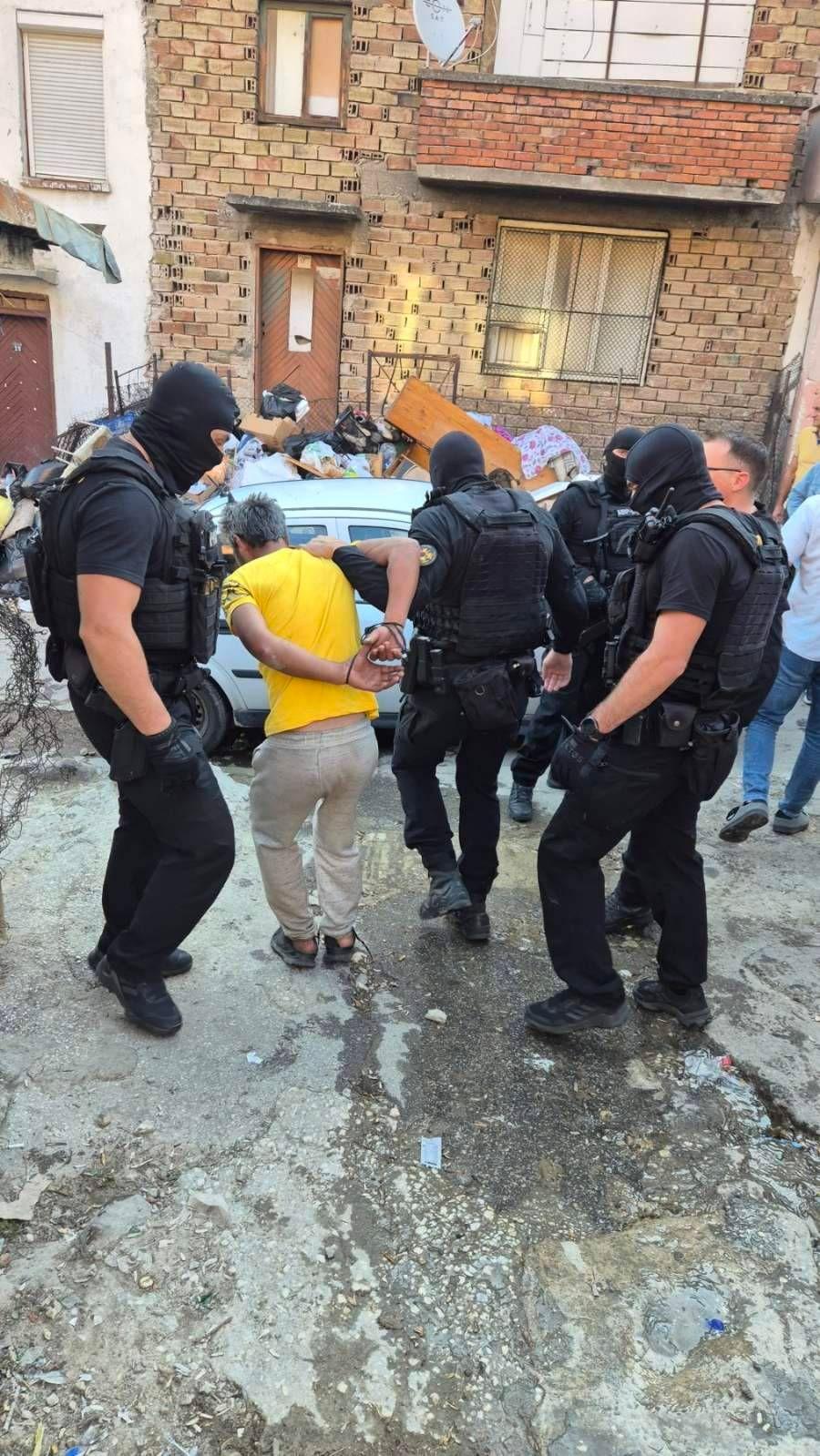 Мащабна полицейска акция в Пещера