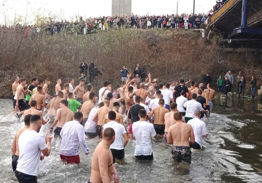 Днес е последният ден за записване да скачате в Марица на Богоявление ! Програма за честванията на Богоявление на 6 януари  : 