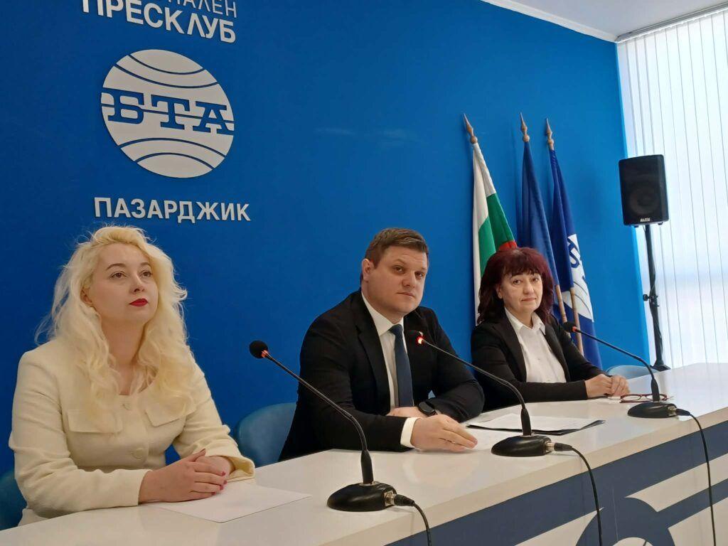 „Възраждане“ регистрира листата си в Пазарджик за изборите на 19 април