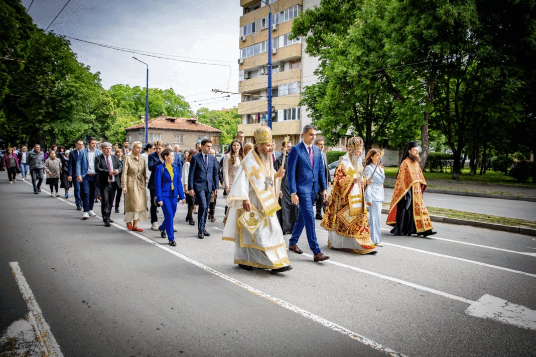 Временни ограничения на движението в Пазарджик заради празнично литийно шествие