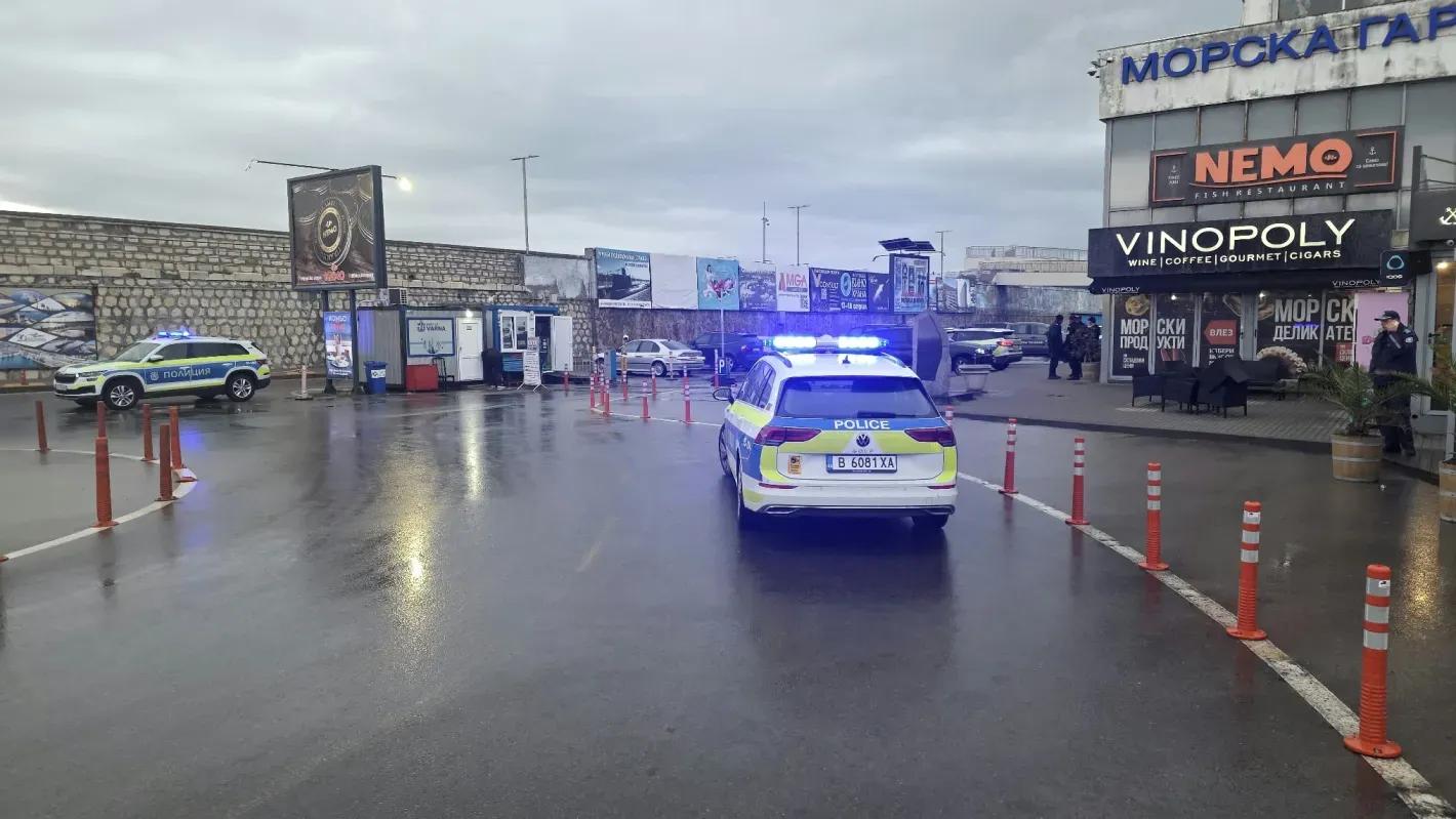 ИЗВЪНРЕДНО: Нов кораб е ударен от дронове край България! Моряци са ранени, линейки във Варна СНИМКИ