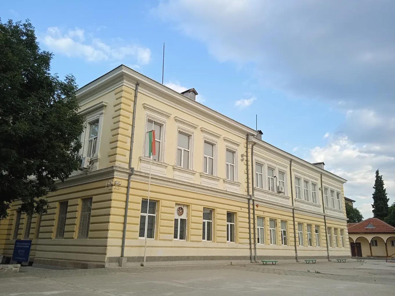 Основно училище „Проф. Иван Батаклиев“ отпразнува своя патронен празник с творчество, знание и вдъхновение