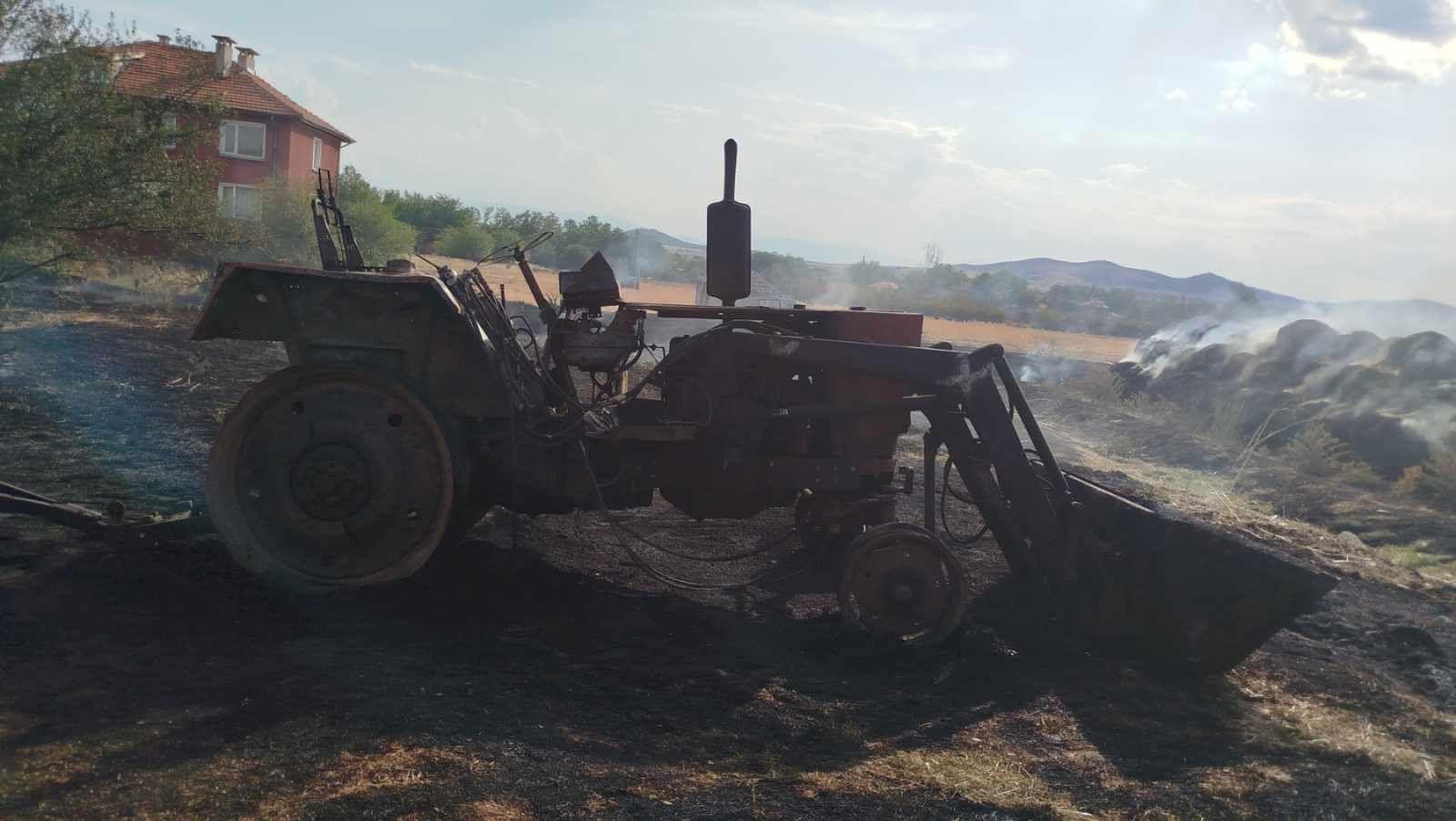 Пожар изпепели техника и бали със слама в Тополи дол, овцете са спасени