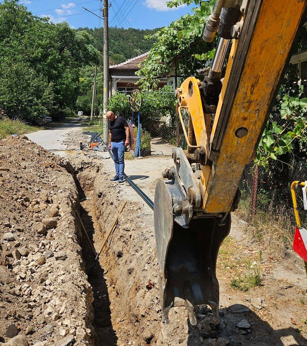 Започна реконструкцията на водопроводната мрежа в село Габровица