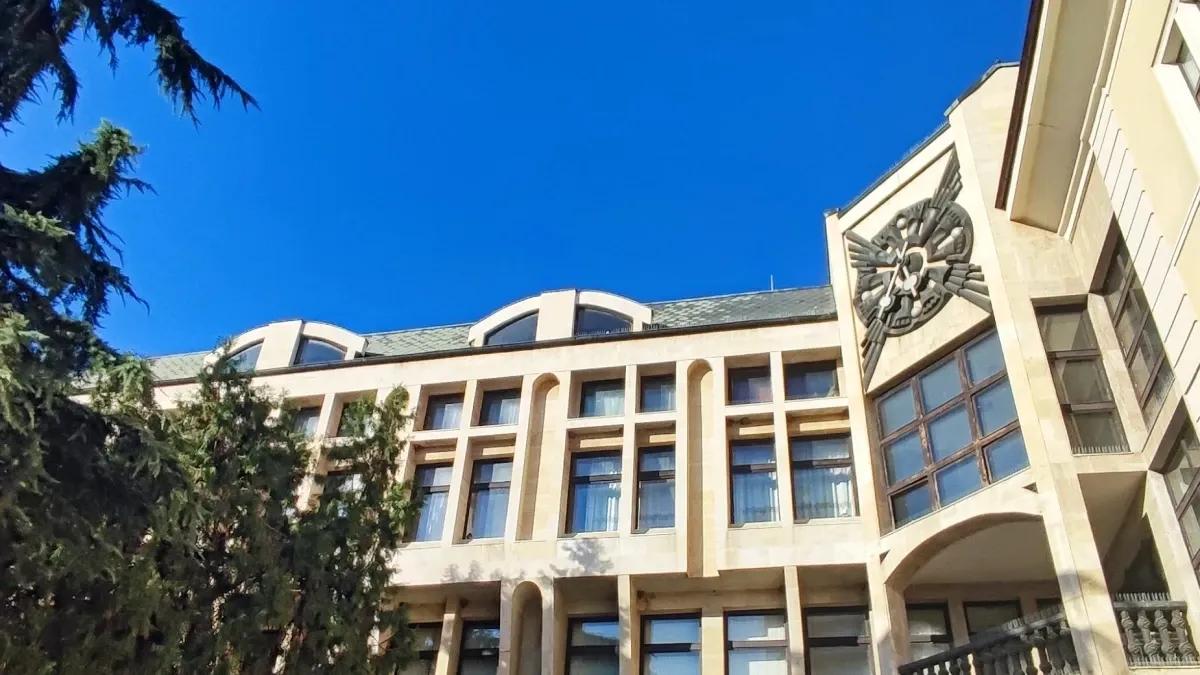 Банкоматен хаос в Пазарджик преди празниците: хората остават без пари за Бъдни вечер и Коледа