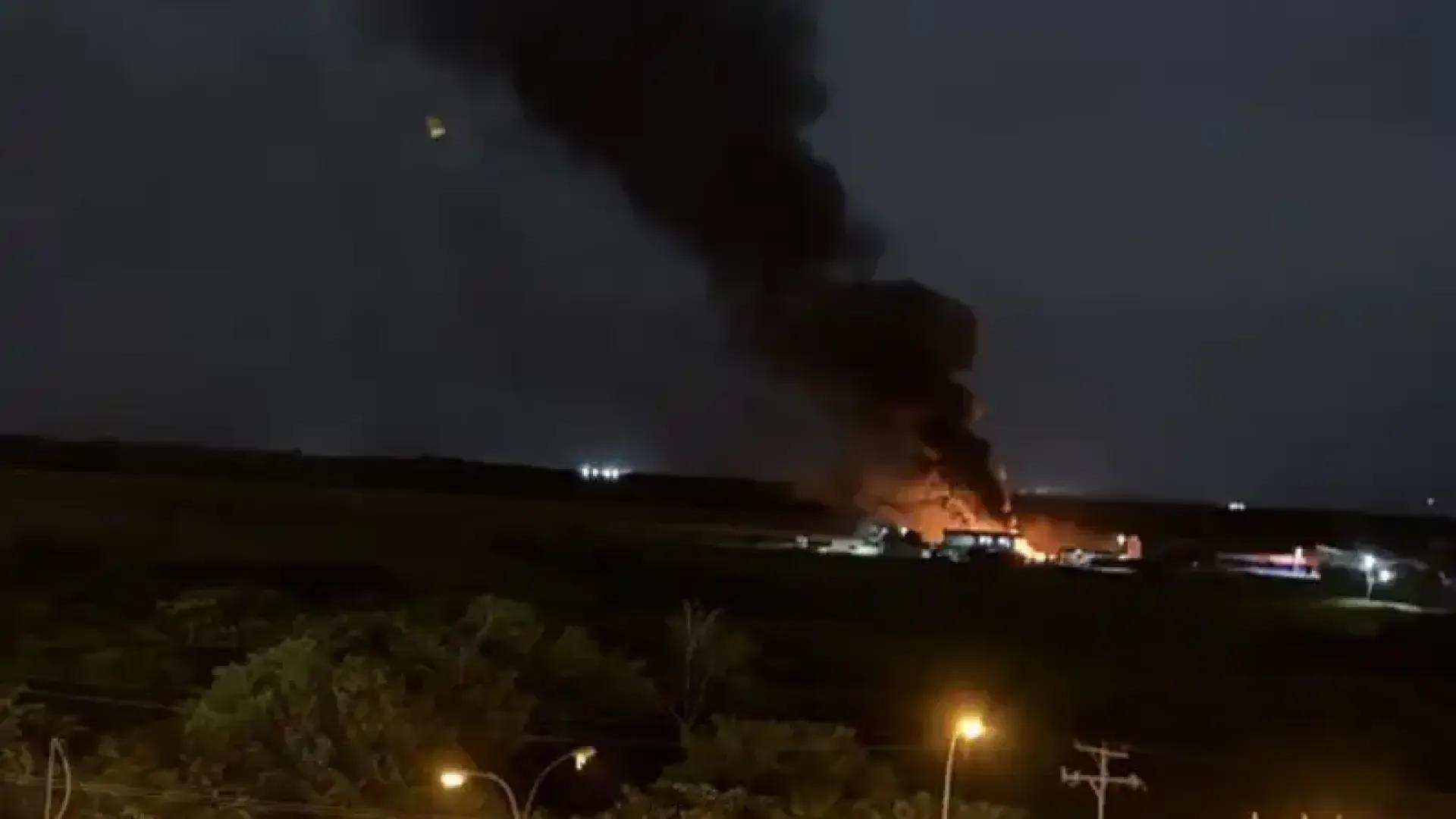 ИЗВЪНРЕДНО Нова война?: Силни експлозии разтърсиха Каракас, части от града без ток