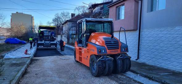 Започна асфалтирането на ул. „Климент Охридски“ в Белово – стъпка към по-красива и безопасна община