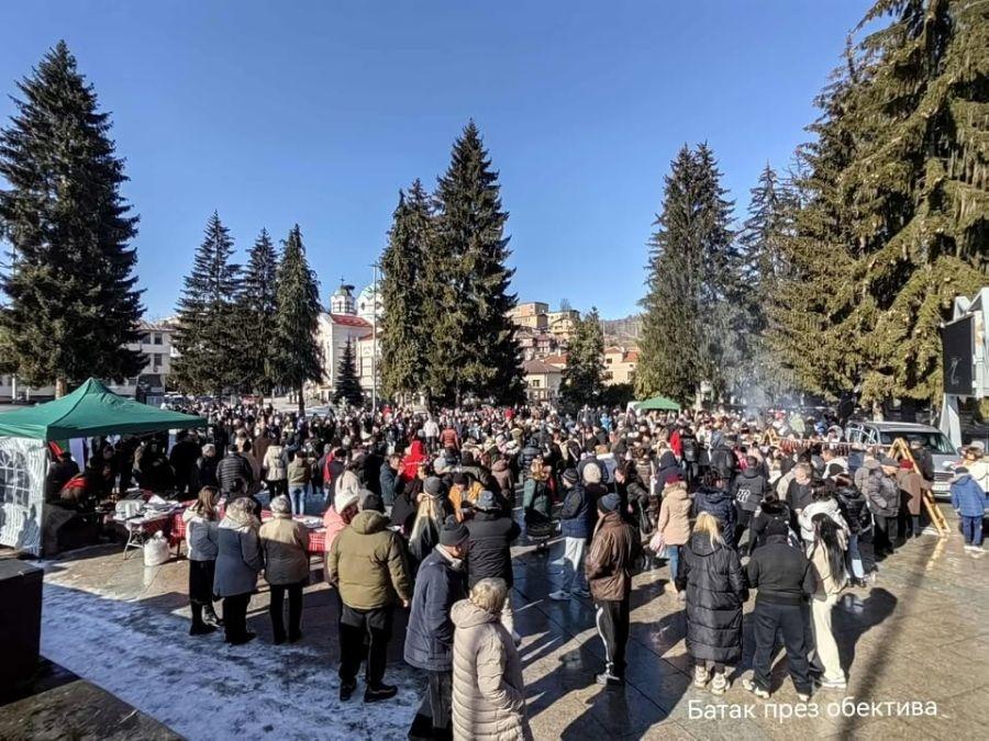 Батак отново събра традиция, вкус и фолклор на празника на баташкия суджук