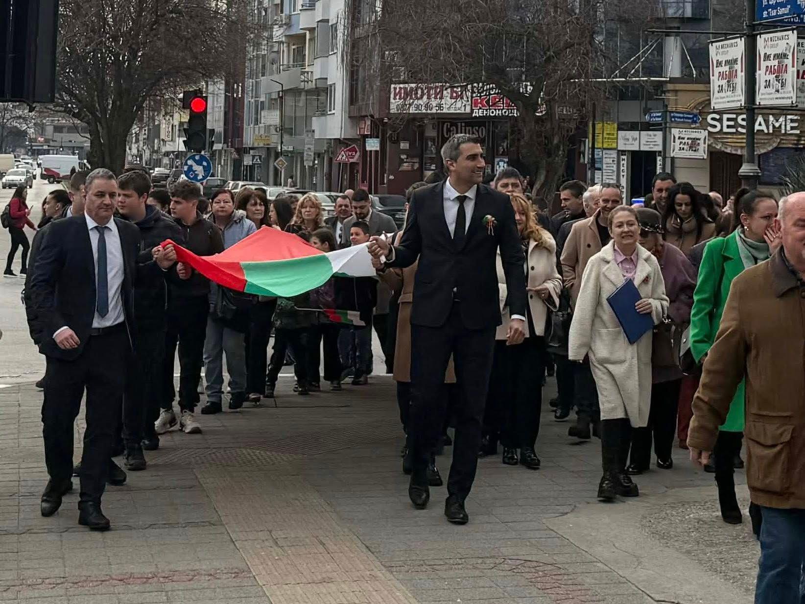 Пазарджик отбеляза 3 март с единство и вдъхновение, воден от кмета Петър Куленски