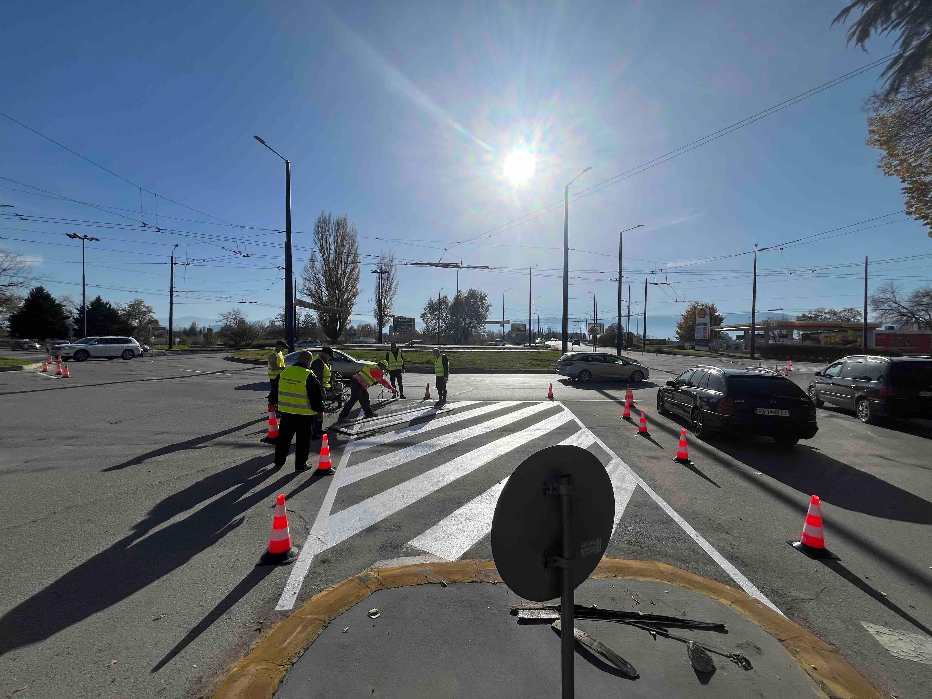 Започна почистване и боядисване на кръговите на мостa над река Марица