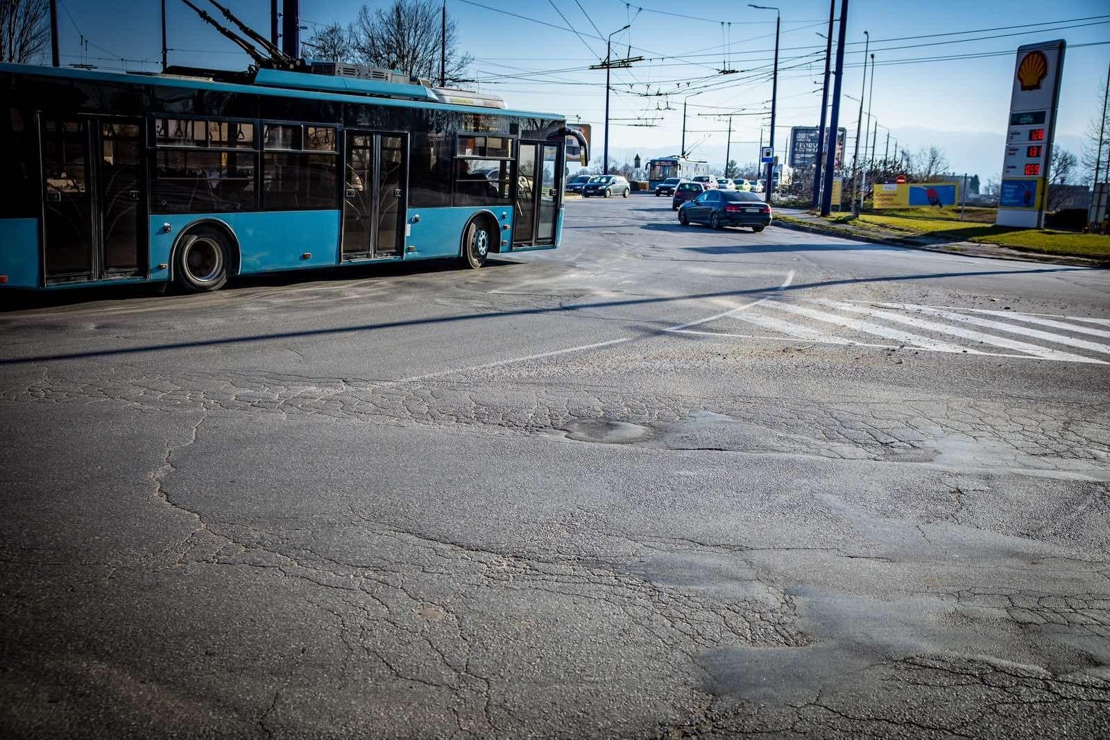 Започва преасфалтирането на двете кръгови движения при моста на р. Марица