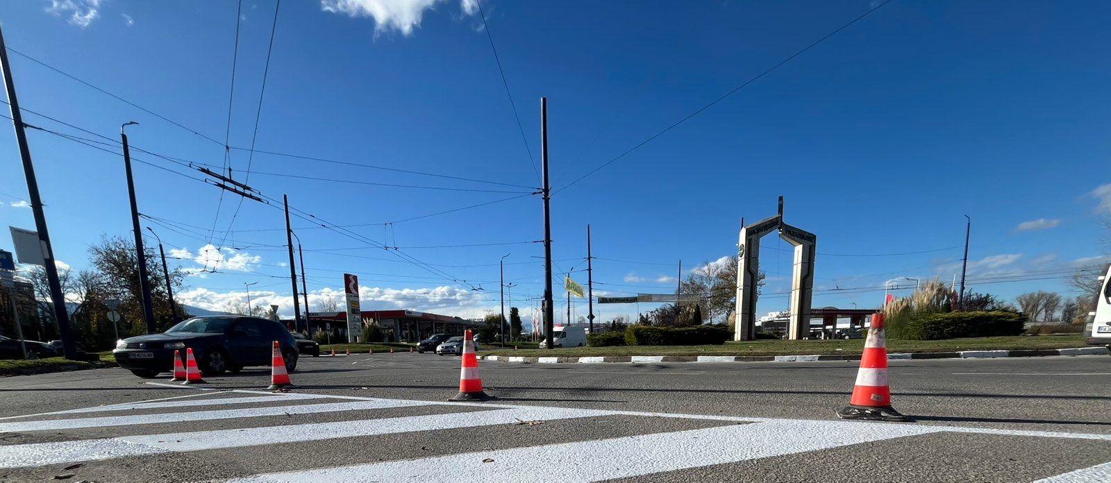 Започна освежаването на пътната маркировка на кръговото движение при паметника на „Св. Св. Константин и Елена“