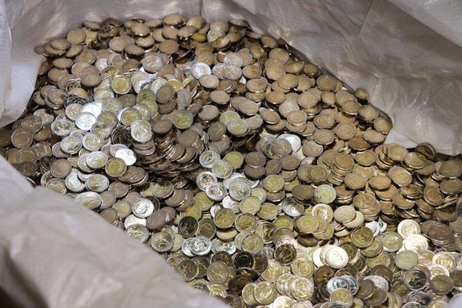 България започна денонощно производство на евромонети