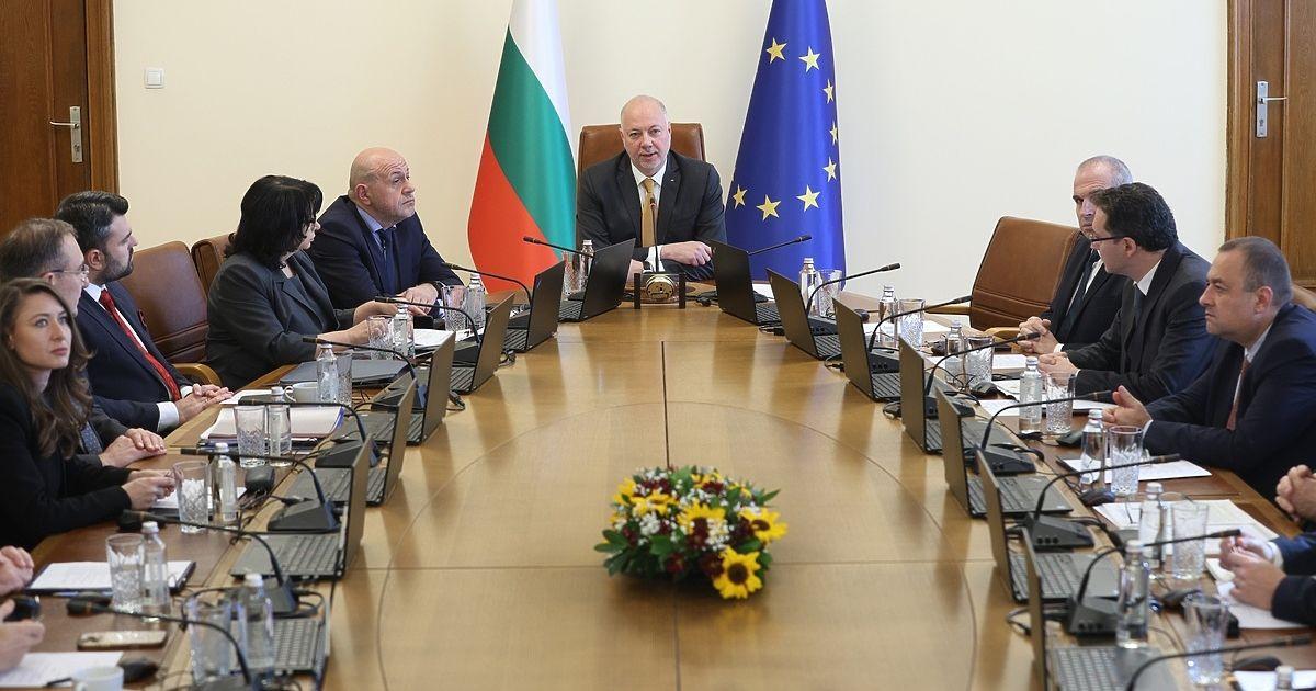 Министерският съвет разпределя средства към Пазарджик, Бургас, Кърджали и София