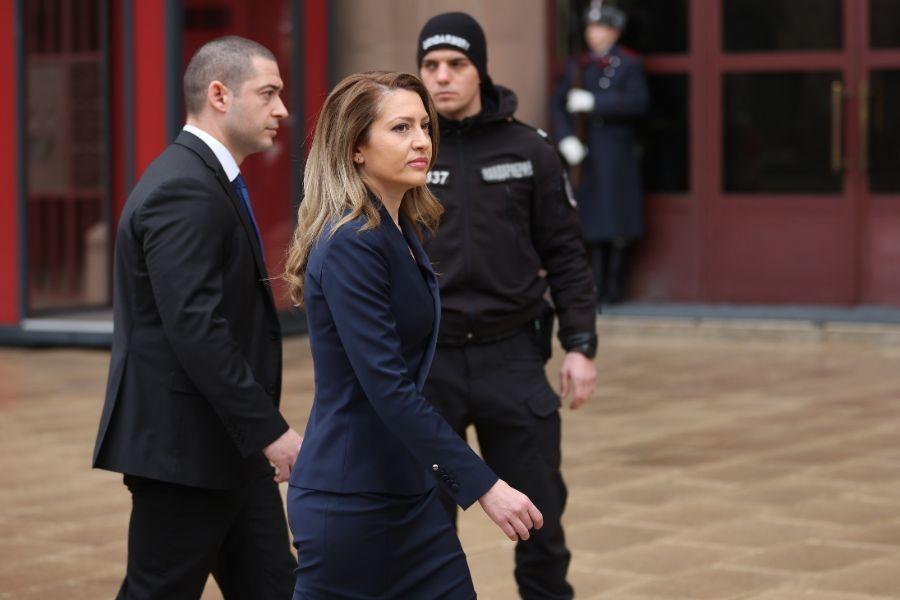 Ще има сериозни съмнения за намеса в изборния процес, ако служебен министър-председател стане председател на Народното събрание. Това заяви Рая Назарян