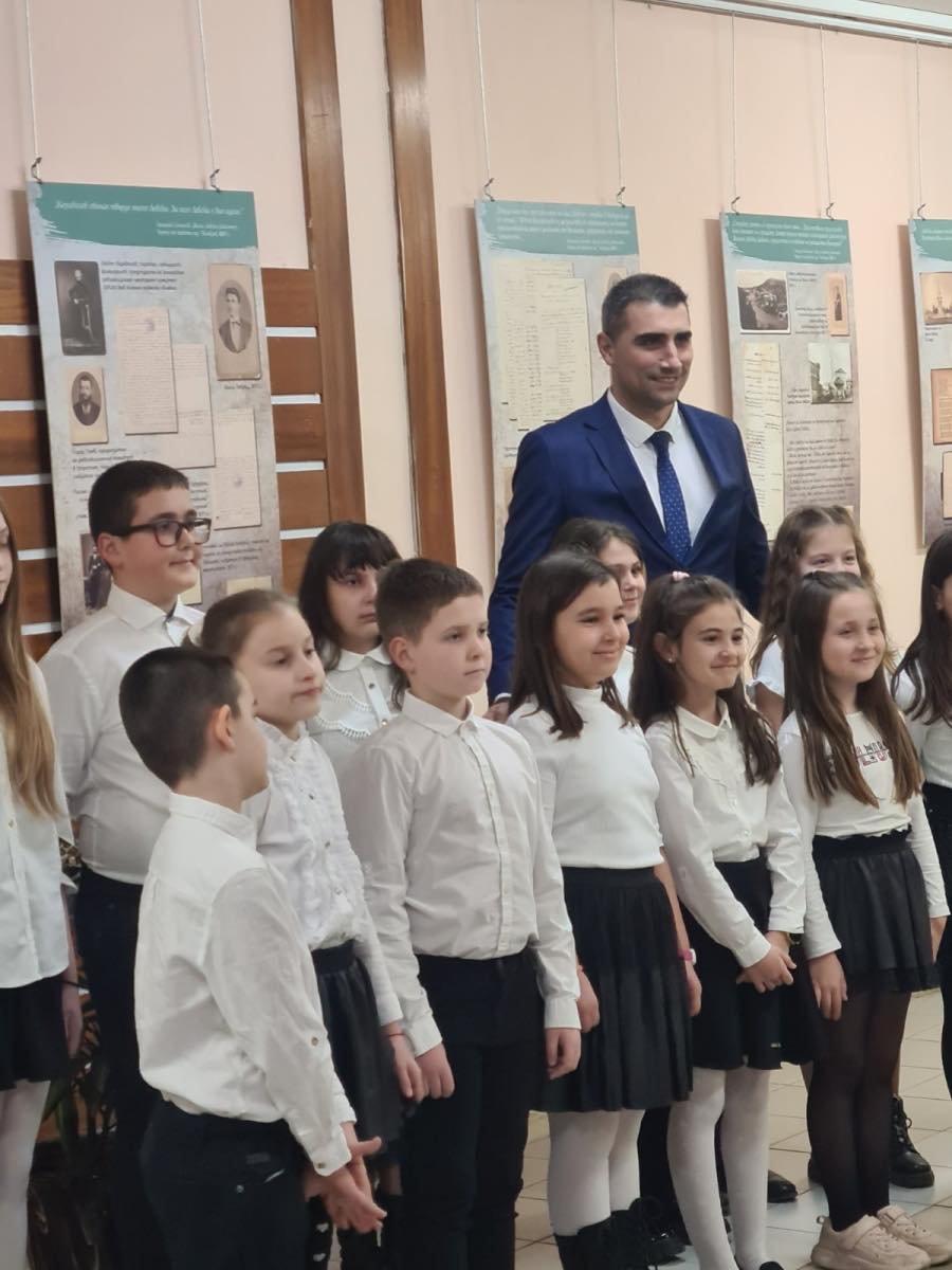 Кметът на Пазарджик- Петър Куленски откри фотодокументална изложба за ...